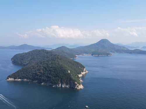 荘内半島の先端には昔の関所”関の浦”があります