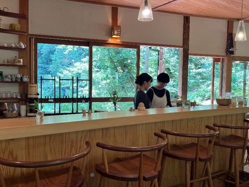 カフェでの勤務の様子