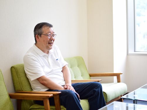 吉野川ハイウェイオアシスを運営する「吉野川オアシス株式会社」代表の宮内さん。「遊び方を考えられる方が来てくれたら嬉しいですね」。