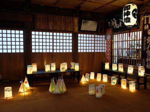 昨年のようすです！優しい灯りが心地よいです。