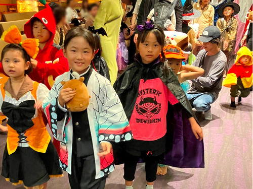 健康ランドのハロウィン仮装パレード。子供向けのイベントも多数