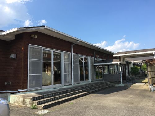 廃校になった小学校。ここも自由に使えるらしいです