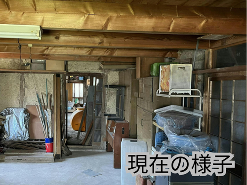 まだ物が散乱しています