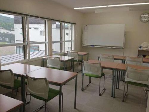２Fには教室が複数あります