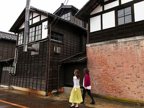 歴史ある建物や町並みを大切にしている摂田屋地区
