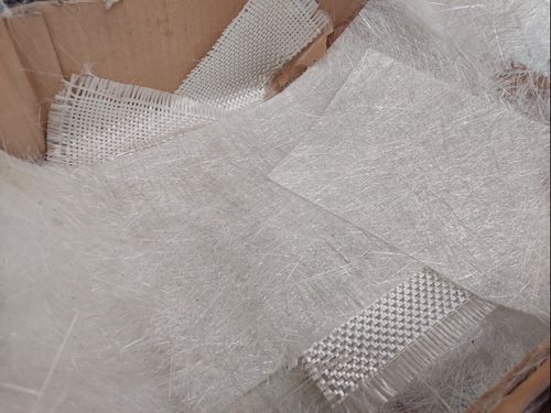 船体修理に使われるFRP（繊維強化プラスチック）素材