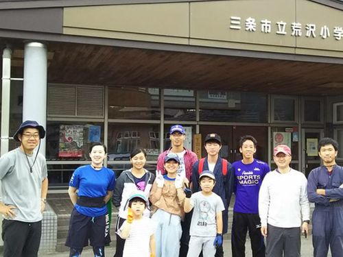 地域おこし研究員（第３号）野村さん　右から3人目