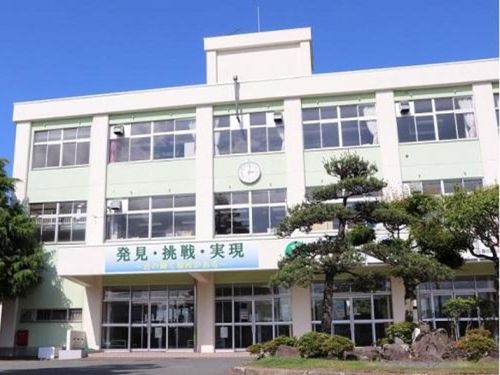 学校の全景