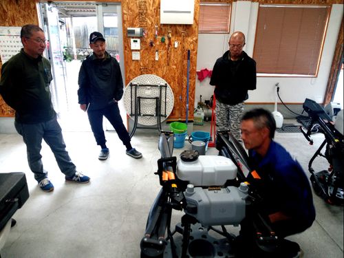 大型ドローンの導入に向けて機体の選定。林業DXも進めています。