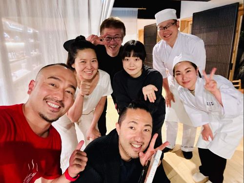 お客さまに喜んでいただいて「旅の記念に一枚」ということもしばしば