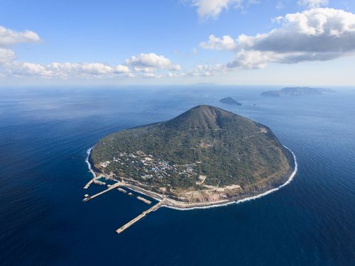 村職員案内のもと車にて島を一周します