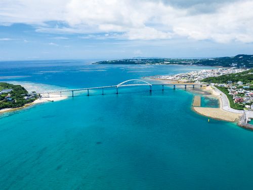瀬底大橋