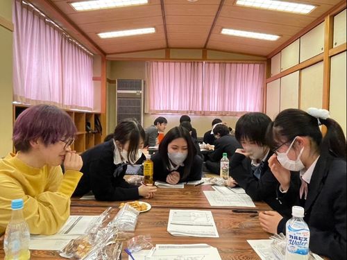地元高校生との交流会のようす