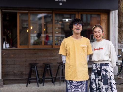 お好み焼き屋「 acatoki」 を運営する 井本ご夫婦