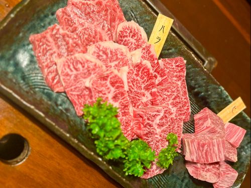 肉、魚、野菜、果物、お米。。。美味しい食べ物もたくさん。