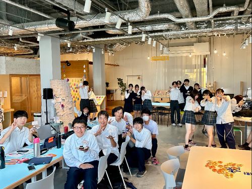 ittekiに集まる高校生。登録者数は約650人、月間のべ800人の利用がある