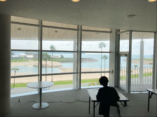 海を眺めながら仕事