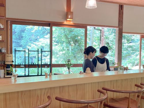 カフェでの勤務の様子