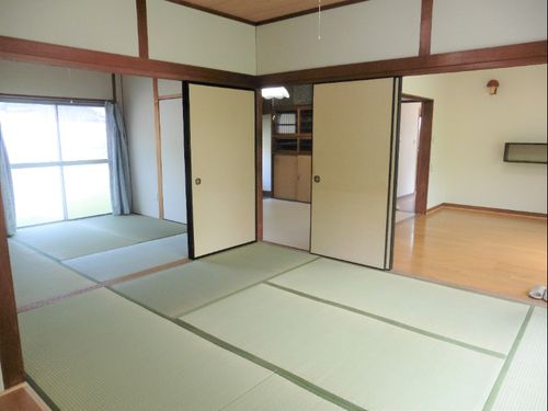 どの家も和室があります。