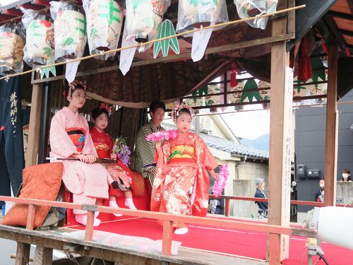 椿町踊り車