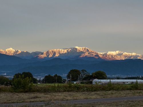 標高3,000メートルの山に積もる雪景色の美しさ。