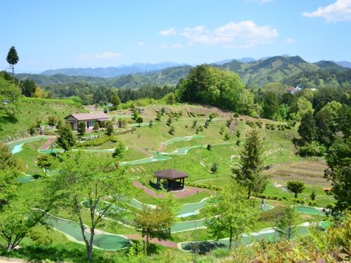 山の上公園で大人もこどももめいっぱい遊んでください！