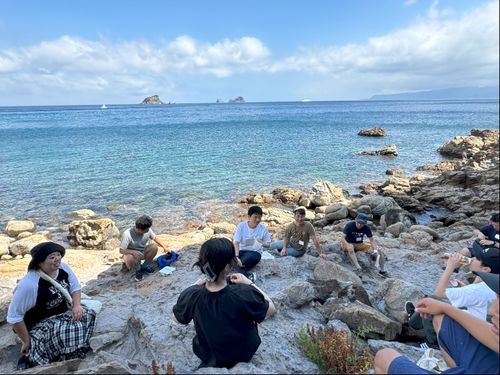 気持ちのいい海辺で一人ひとりの言葉に耳を傾けます