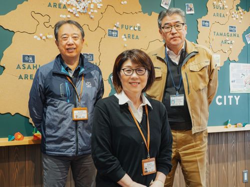 やさしく朗らかな移住支援員の皆さん。左から、尾崎さん・溝部さん、小野さん。