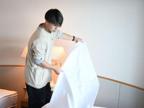 島のホテルで働く大人の島留学生