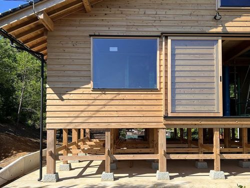 能登島（石川県七尾市）にある「石場建て」の家