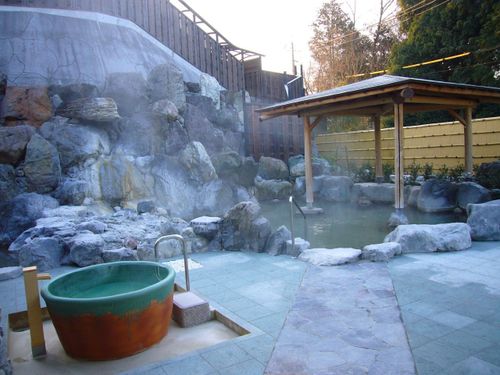 展望風呂が自慢「茶の湯　露天風呂」