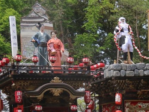 曳山の上に乗る"ダシ"