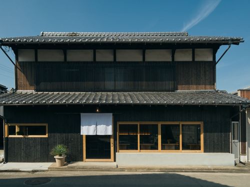 みんなでブルワリー外観。古民家をリノベーションした店舗です。