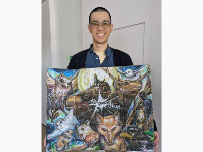 絵でまちおこしを行う柴田隊員。ポスターやイラスト制作の依頼を受け絶賛活動中です！