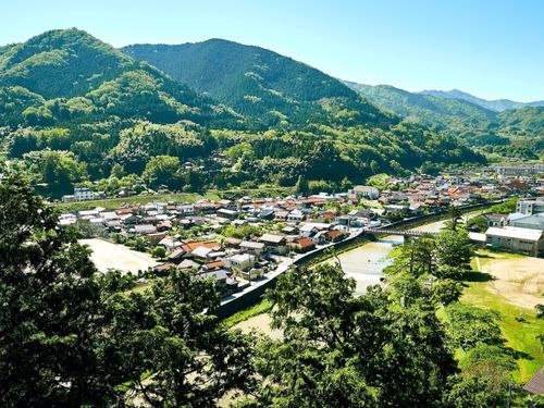 津和野は宿や商店、寺社仏閣など山間の観光地としての魅力も