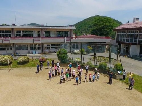 教室で、森で、伊那市の学びの場を、ICT活用で支えてください