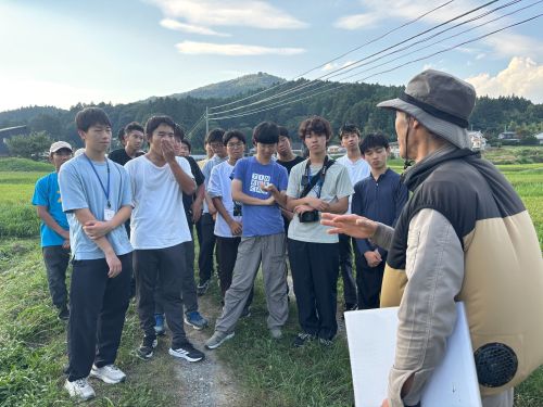地域の方が先生となり学生の「？」に答えます