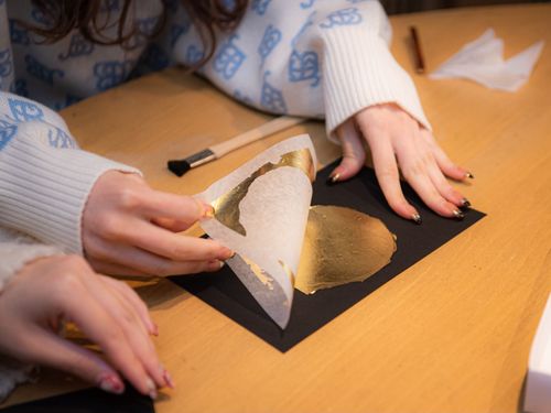 金箔貼り体験（イメージ）