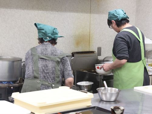 そばづくりや調理も、地域のみなさんから少しずつ学べます