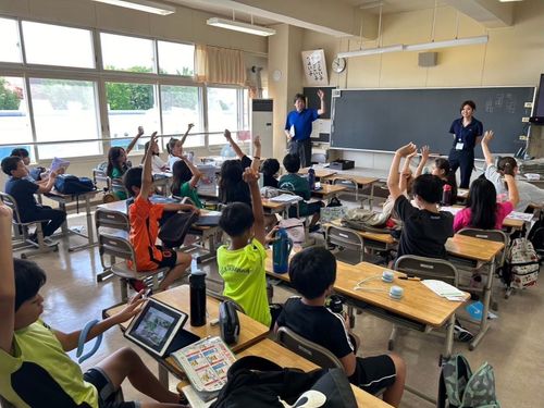 小学校をお借りして授業をすることもあります