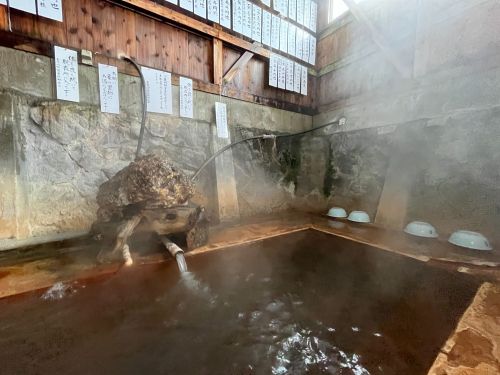 泉質の異なる温泉が７つもあり毎日日替わりで入ることも出来ます。