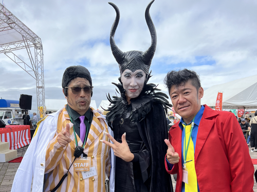 ※すべて大豊町役場の職員です。（観光イベント業務中の1コマ）