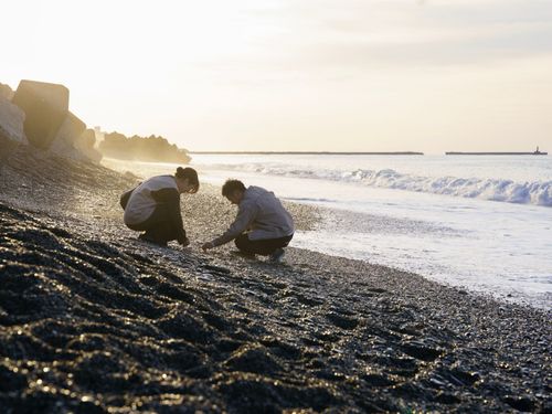 海・天気が良い日の透明度は抜群！ヒスイをはじめ珍しい石が拾える魅力ある海岸