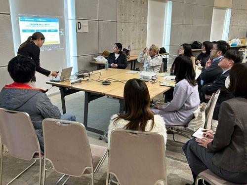 各隊員の活動を紹介し合い、学び・気付きを得る報告会の様子（R8年3月）