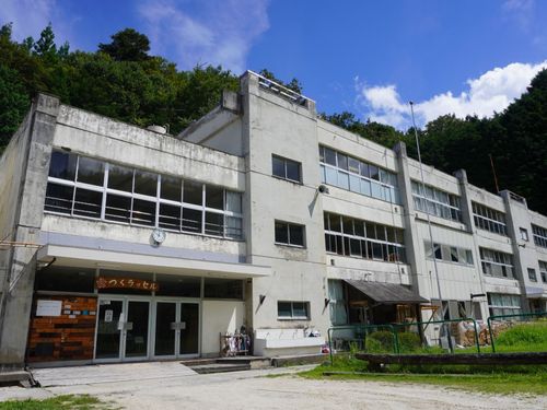 本社のある旧校舎【つくラッセル】