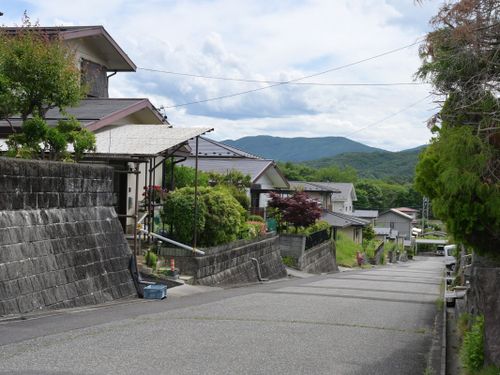 ▲中大塩地区の街並み。コンパクトな戸建住宅が並ぶ、茅野のニュータウン