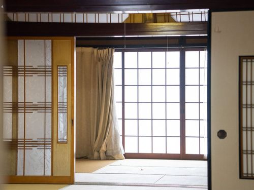 続き間になった1階の和室