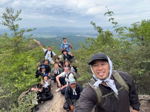 牧さんと小谷さんと奥こんぜで活動するメンバーと登った時の写真