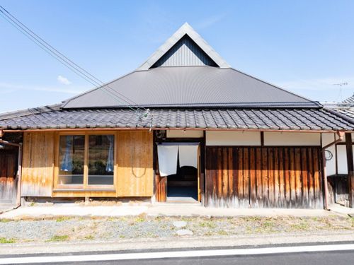 古民家をおしゃれに改修した移住体験施設