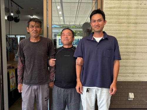 漁協の同僚と一緒に